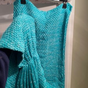 Mermaid tail blanket teal color